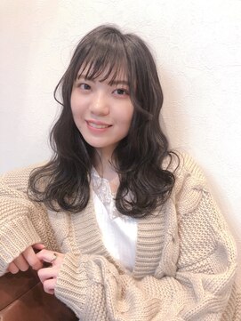 ウォルツ(Walts) ロマンチックに揺れるセミロング