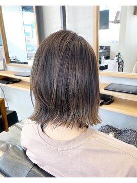 ソッカ(socca) 切りっぱなしミディアムレイヤーボブ