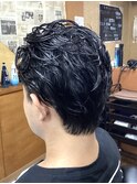 センターパートツーブロックパーマスタイル(アップバング)床屋