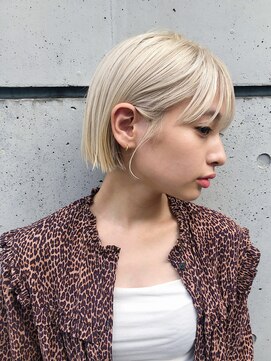 スーハ 恵比寿(SUUHA) ぱっつん切りっぱなしタッセルボブ/ミニボブ/ハイトーンブリーチ