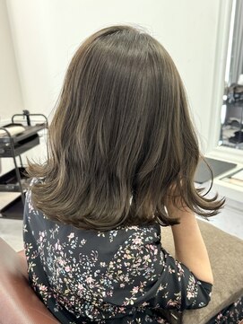 ヘアーアイスカルテット(HAIR ICI QUARTET) 透明感ブリーチなしオリーブグレージュ切りっぱなしボブミディ