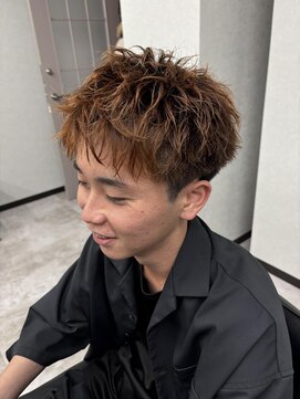 コードバイケンジ 戸塚(CODE by KENJE) 動きのある束感が魅力!スパイキーショート