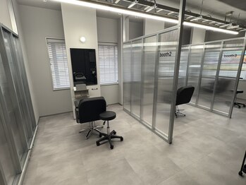 ビーイング(being)の写真/豊山エリアのサロン《being》都心まで行かなくても、トレンドを意識したデザインカラーや髪質改善が叶う。