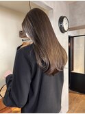 大人ロング×柔らかブラウン/自然なツヤで上品にまとまるヘア