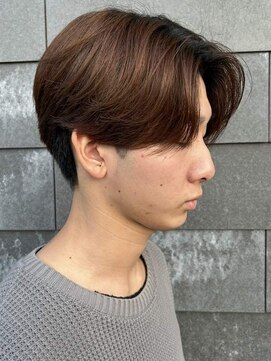 ヒュイル バイ ニアウ(Hwyl by Niau) MEN’S HAIRセンターパートスパイラルパーマニュアンスパーマ