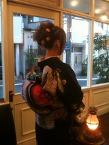 グルービーヘア(Groovy Hair) ショートガーリーアップ