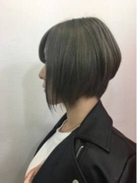 トロニー(TLONY) TLONY渋谷hori程よい軽さのコンパクトボブ ぱっつんが苦手な方に