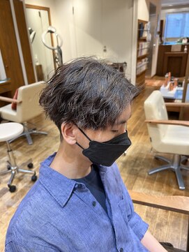 エクリ 麻布十番(equri) 波打ちパーマセンターパート