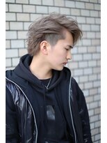 フリーク バーバーショップ 都島店(FREAK BARBER SHOP) ミディアムショートホワイトグレージュツイストスパイラル