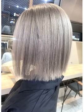 リア 布施店(Lia) シルバーベージュ