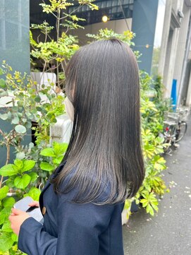 リール(rire) デザインカラーレイヤーカットウェットヘア夏オリーブベージュ