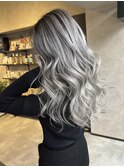 シルバーバレイヤージュ、ハイライト、グレージュレイヤーカット