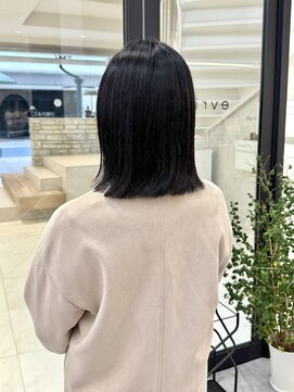 エブリ(evri) 「evri」外ハネボブ　切りっぱなしボブ　ボブ　暗髪カラー