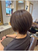 前下がりボブスタイル