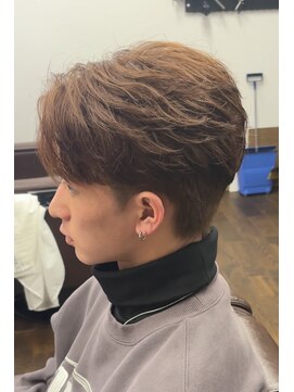 バタクラン(BATACLAN) フェザーショート#フェザーパーマ#メンズカット#フェード#眉毛