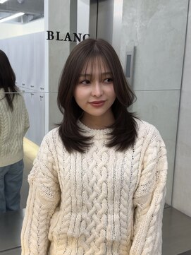 ブラン(Blanc Aoyama) レイヤーカット/顔まわりカット/グレージュ/ミディアム