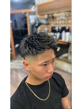 オアゾバーバー(OAZO BARBER) スキンフェード×アップバング