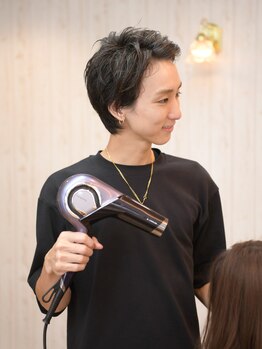 ビューティライブラリヘアラボサロン(BEAUTY LIBRARY Hair Lab Salon)の写真/経験豊富なベテランスタイリストが丁寧なカウンセリングで寄り添う、仕上げまで担当の贅沢時間◎