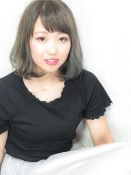 ボレロ(bolero) 【bolero】スモーキーアッシュ×ミディアムボブ