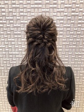 オリーブスバイネオリーブ(Olive's by neolive) 【新宿  neolive】ハーフアップアレンジ