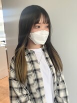 ケリーアン 太田(kelly.un)&nbsp;インナーカラーベージュ/ロングヘア