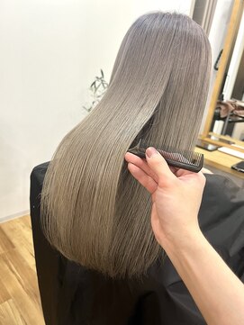 イニット 奈良新大宮(init.) 20代 30代 40代ロングミルクティアッシュ大人可愛いダブルカラー