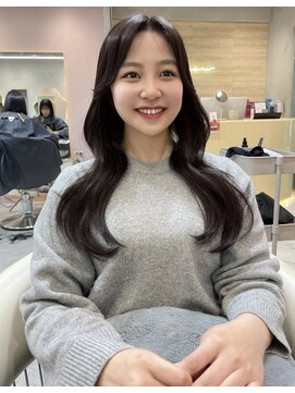 グロー 大宮(GLROW) 韓国風くびれヘア　透明感カラー　顔まわりカット　2way前髪