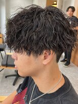 フゥ 宇都宮(FeU)&nbsp;波巻きパーマメンズパーマメンズヘアツーブロックツイストパーマ