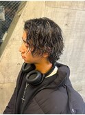 2121黒髪フェザーパーマセンターパートツイストスパイラル