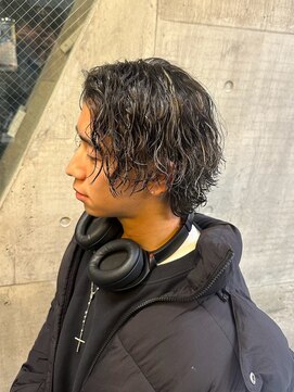 ビンゴ(BINGO) 2121黒髪フェザーパーマセンターパートツイストスパイラル