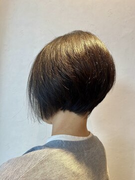 ルポ(repos) 前下がりボブ