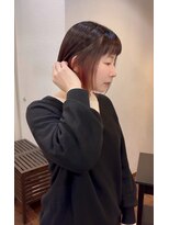 クオート(quoit)&nbsp;切りっぱなしボブぱっつんボブインナーカラーオン眉ピンクカラー