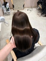 ロエ(LOE) ナチュラルブラウンレイヤーカット顔周りレイヤーブリーチなし