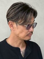 ホーミーズ 横須賀中央店(homies)&nbsp;ハイライトカラー バレイヤージュ 刈り上げセンターパート