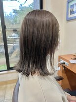 リノアバイフェリア(LINO’A by felia) ブリーチなし透明感カラーオリーブベージュ×くびれボブ