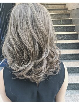 フラバー(flover) ☆外国人風ハイライト☆ラベンダーグレージュでオシャレ感up!