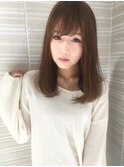 大人気！透明感たっぷりのグレーベージュセミディボブ