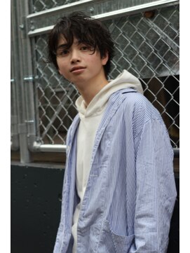 ブークル(boucle) 黒濡れ髪のストリートカジュアルマッシュ