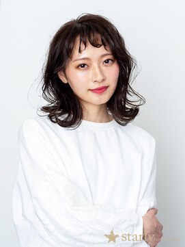 スタリィ(starly) 抜け感たっぷり外ハネミディアム