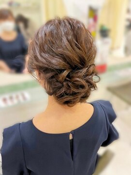 ブリエ(briller) ERIstyle☆ふんわり下めシニヨン