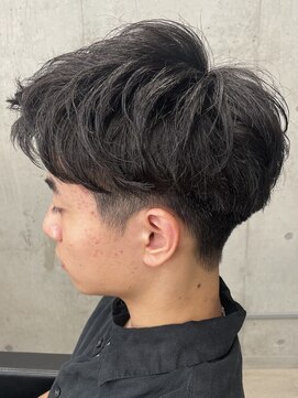 フイ 新宿3丁目(Hui) ハイトーンカラー/マッシュパーマ/アースカラー/men's/