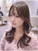 大人かわいい韓国風くびれレイヤーミディアム耳かけ前髪あり