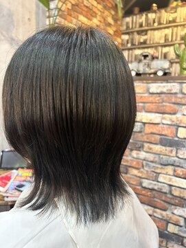 プラメーラ(PRAMEERA) ミディアムレイヤー×ウルフ×くびれ×外巻き 20代30代40代