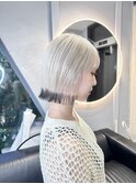 ホワイトベージュ×ブラック