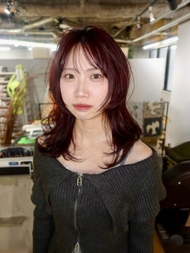 ワンインチ(1 inch) 顔まわりレイヤーで小顔に/シースルーバング/レッドカラー