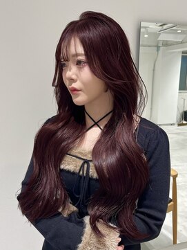 ロングレイヤーくびれヘアダブルカラーワインレッド暖色