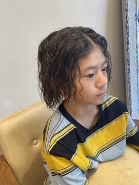 リヤン(Le lien) 波巻きツイストスパイラル/刈り上げセンターパート/溝の口