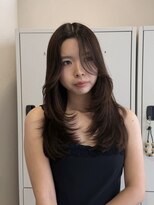 エイチ(H)&nbsp;バレイヤージュセミロングハッシュカット50代レイヤーカット