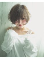 パージスイート(Parge Suite)&nbsp;厚めバングの前下がりショートボブ