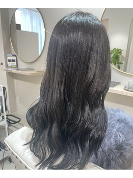 ロイ(ROY) 【ROY】透明感あふれるグレーアッシュ♪